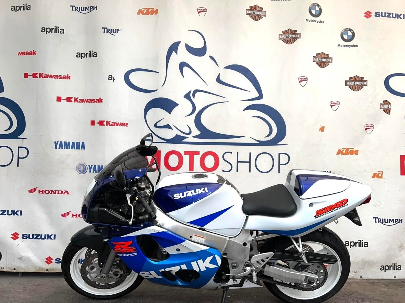 Suzuki GSXR 600 1998г. Мотоцикл Сузуки GSXR 600 1998.