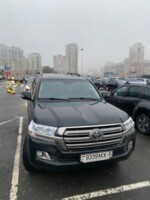 Toyota Land Cruiser J200 · 2-й рестайлинг, 5 мест, 2016 г.