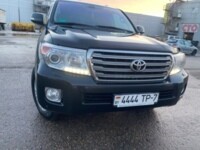 Toyota Land Cruiser J200 · Рестайлинг, 7 мест, 2012 г.