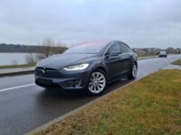 Tesla Model X, 7 мест, 2017 г.