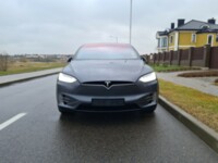 Tesla Model X, 7 мест, 2017 г.