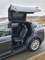 Tesla Model X, 7 мест, 2017 г.