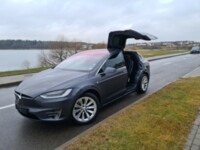 Tesla Model X, 7 мест, 2017 г.