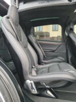 Tesla Model X, 7 мест, 2017 г.