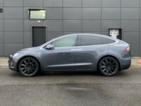 Tesla Model X, 7 мест, 2016 г.
