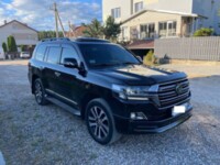 Toyota Land Cruiser J200 · 2-й рестайлинг, 7 мест, 2018 г.
