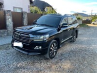 Toyota Land Cruiser J200 · 2-й рестайлинг, 7 мест, 2018 г.