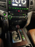 Toyota Land Cruiser J200 · Рестайлинг, 7 мест, 2014 г.