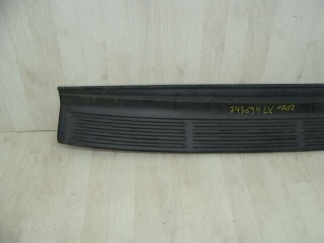 Накладка (юбка) заднего бампера для Lexus LX III 2007-2012