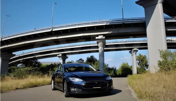 Tesla Model S I, 2013 г.