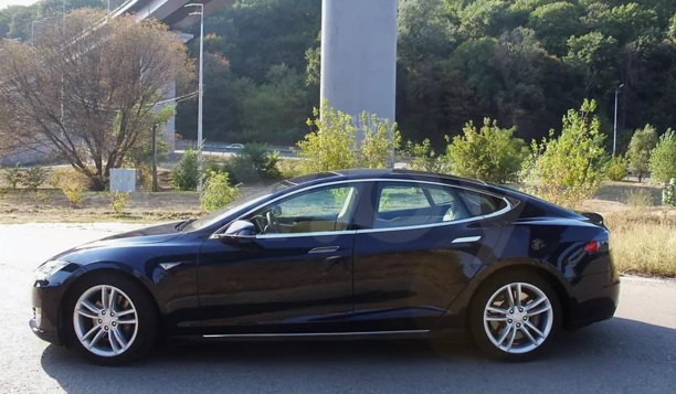 Tesla Model S I, 2013 г.