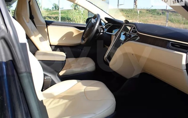 Tesla Model S I, 2013 г.