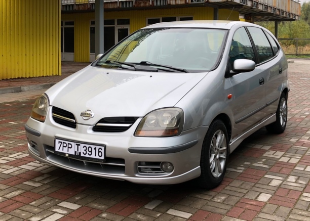 Nissan Almera Tino, 2001 г.