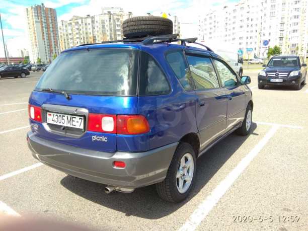 Toyota Picnic, 7 мест, 1998 г.