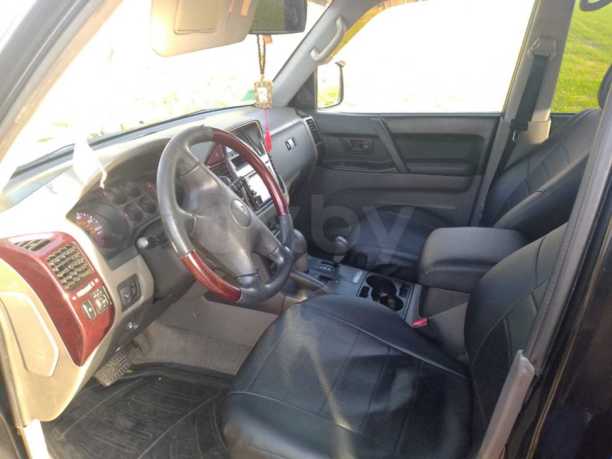 Mitsubishi Montero III, 5 мест, 2001 г.