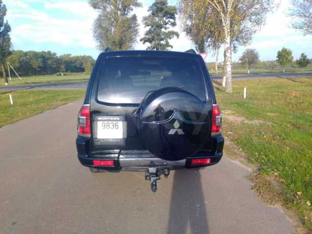 Mitsubishi Montero III, 5 мест, 2001 г.