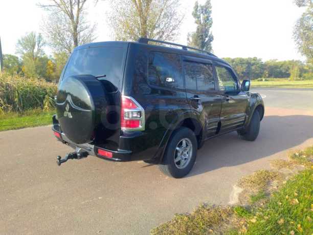 Mitsubishi Montero III, 5 мест, 2001 г.