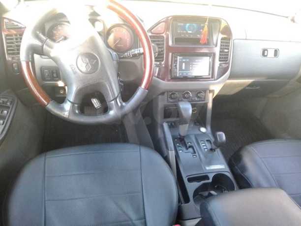 Mitsubishi Montero III, 5 мест, 2001 г.