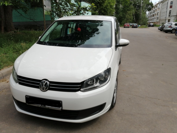 Volkswagen Touran II, 5 мест, 2010 г.