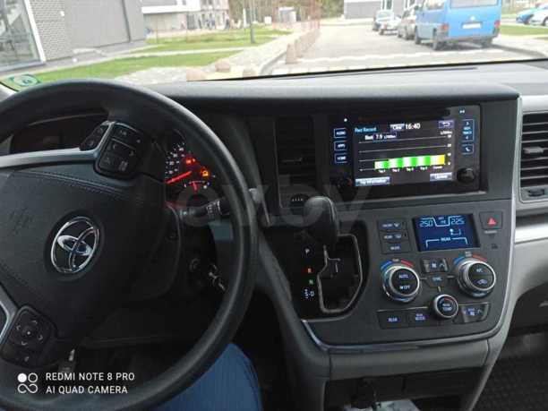 Toyota Sienna III (XL30), 7 мест, 2016 г.