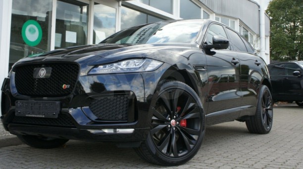 Jaguar F-Pace, 2016 г.
