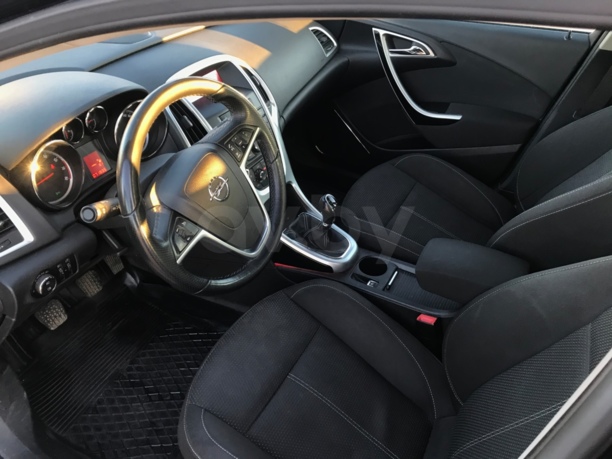 Opel Astra J, 2011 г.