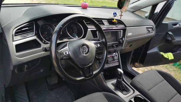 Volkswagen Touran III, 5 мест, 2016 г.