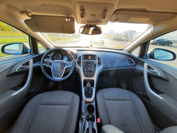 Opel Astra J, 2010 г.