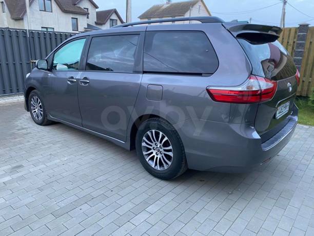 Toyota Sienna III (XL30), 7 мест, 2019 г.