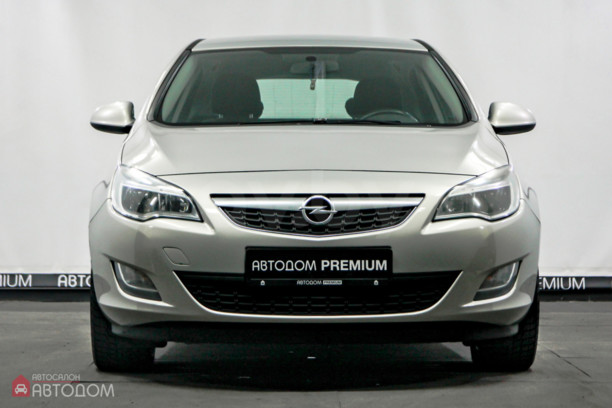 Opel Astra J, 2010 г.