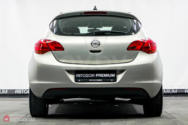 Opel Astra J, 2010 г.