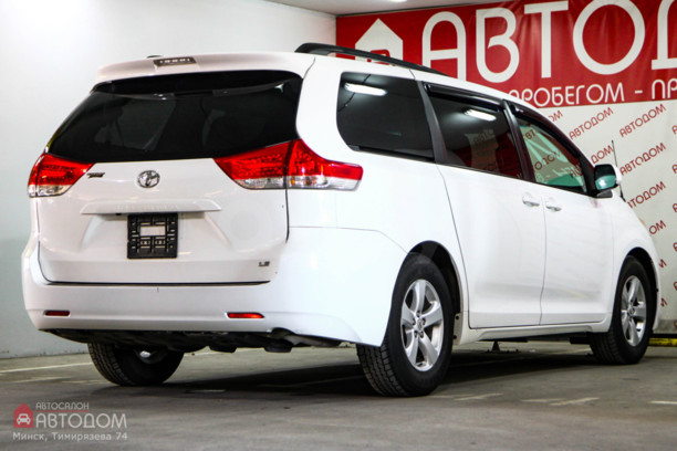 Toyota Sienna III (XL30), 7 мест, 2011 г.