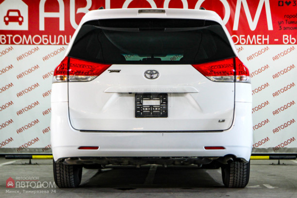 Toyota Sienna III (XL30), 7 мест, 2011 г.