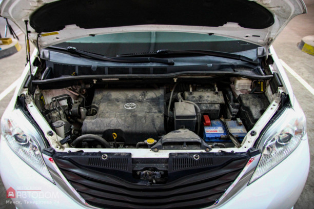 Toyota Sienna III (XL30), 7 мест, 2011 г.