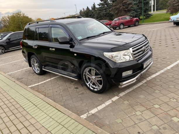 Toyota Land Cruiser J200, 7 мест, 2008 г.