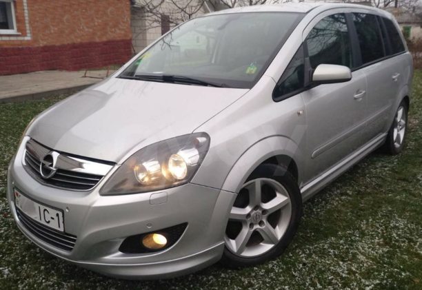 Opel Zafira B · Рестайлинг, 2009 г.