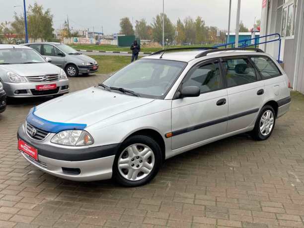Toyota Avensis I (T220) · Рестайлинг, 2001 г.