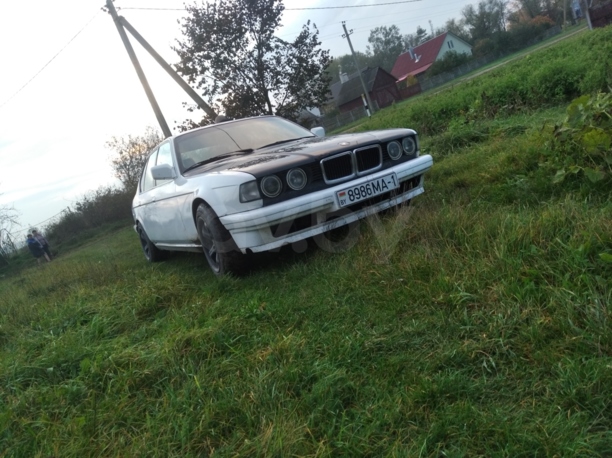 BMW 7 серия E32, 1988 г.