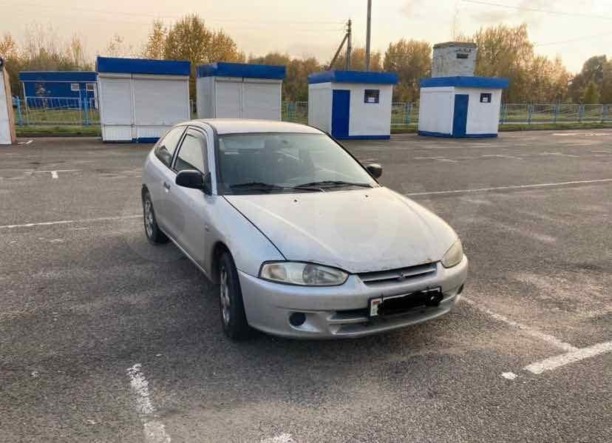 Mitsubishi Colt V, 2000 г.