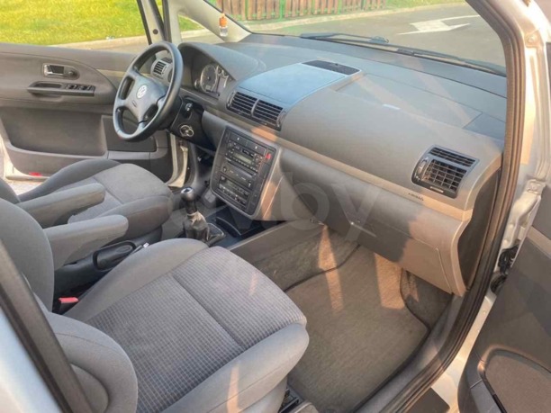 Volkswagen Sharan I · 2-й рестайлинг, 5 мест, 2004 г.