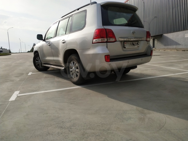 Toyota Land Cruiser J200, 7 мест, 2008 г.