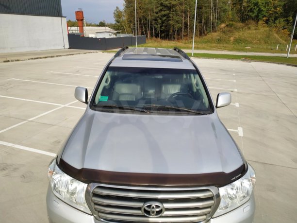 Toyota Land Cruiser J200, 7 мест, 2008 г.