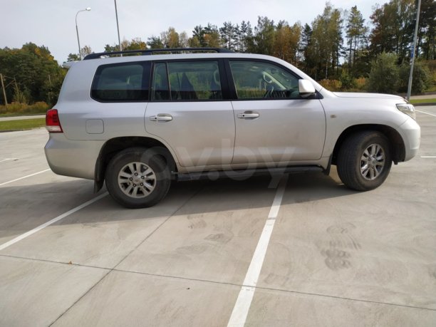 Toyota Land Cruiser J200, 7 мест, 2008 г.