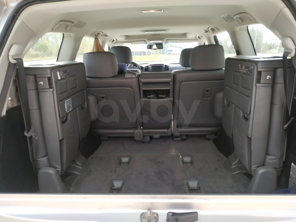 Toyota Land Cruiser J200, 7 мест, 2008 г.