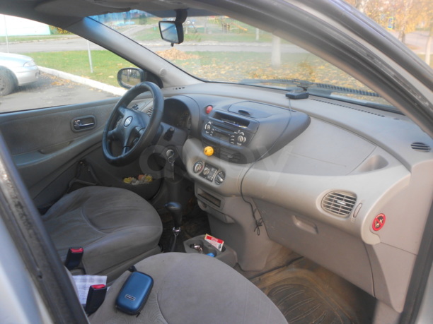 Nissan Almera Tino, 2000 г.
