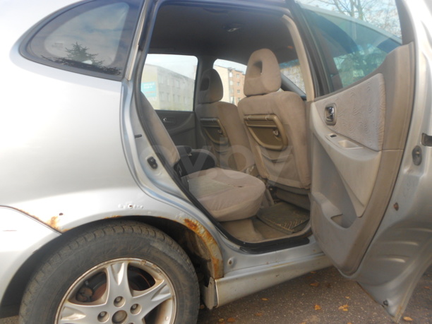 Nissan Almera Tino, 2000 г.