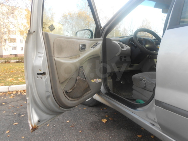 Nissan Almera Tino, 2000 г.