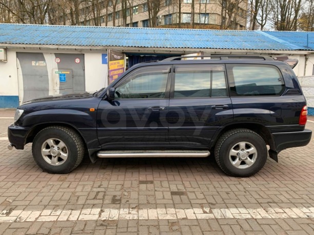 Toyota Land Cruiser J100, 5 мест, 1999 г.