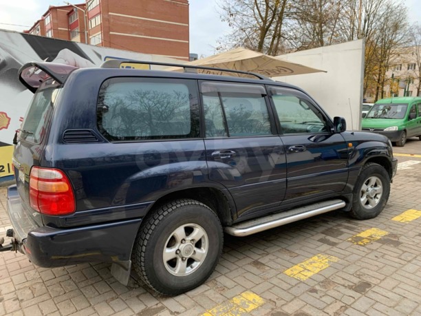 Toyota Land Cruiser J100, 5 мест, 1999 г.