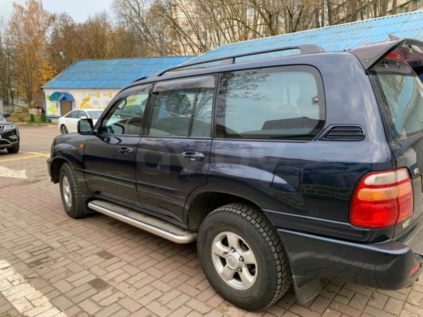 Toyota Land Cruiser J100, 5 мест, 1999 г.